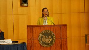 Read more about the article SEC 'Earnest' About Finding Workable Crypto Policy, Commissioners Say at Roundtable