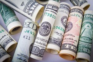 Read more about the article Deutsche Bank Weighs in on De-Dollarization – What’s Next for the USD?