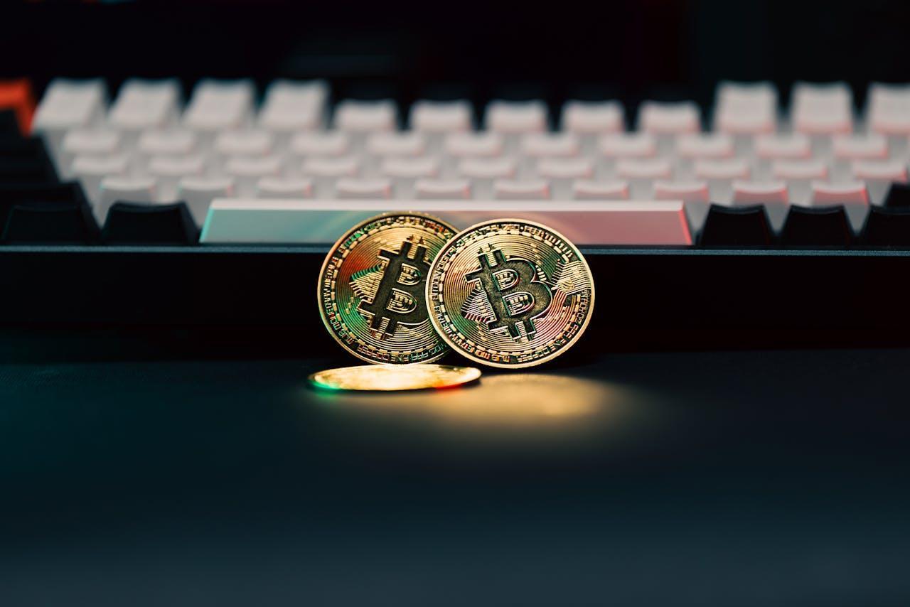 You are currently viewing The Blockchain Effect: Why Online Casinos Are Embracing Cryptocurrency Transactions