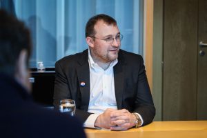 Read more about the article Charles Hoskinson: Bitcoin’s Price Could Reach $250,000 Amid Tech Giants and Regulation