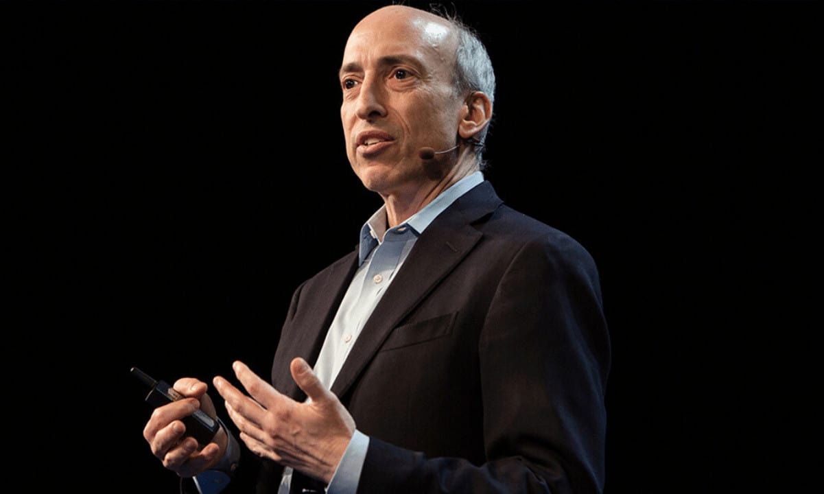 You are currently viewing Former SEC Head Gensler Slams Crypto Fundamentals, Endorses Bitcoin