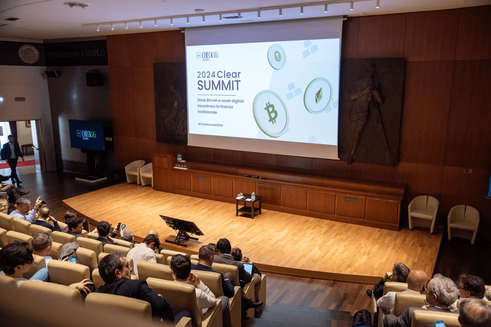 You are currently viewing Best Crypto to Buy Now as Italians Push for BTC in Banks at Clear Summit 2025