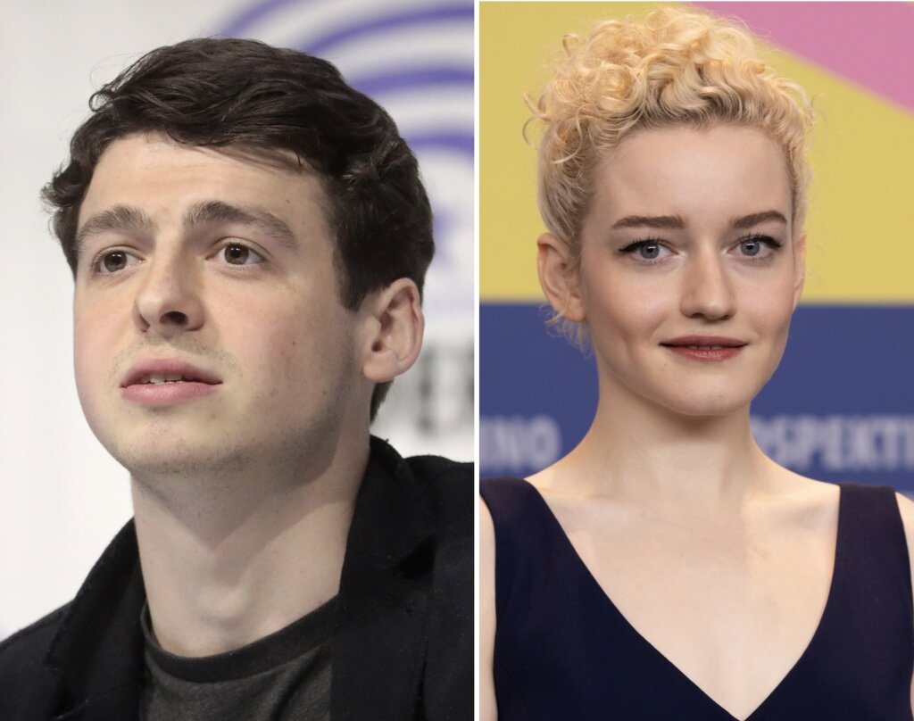 You are currently viewing Ozark star Julia Garner to play Caroline Ellison in Obama Netflix miniseries on FTX collapse