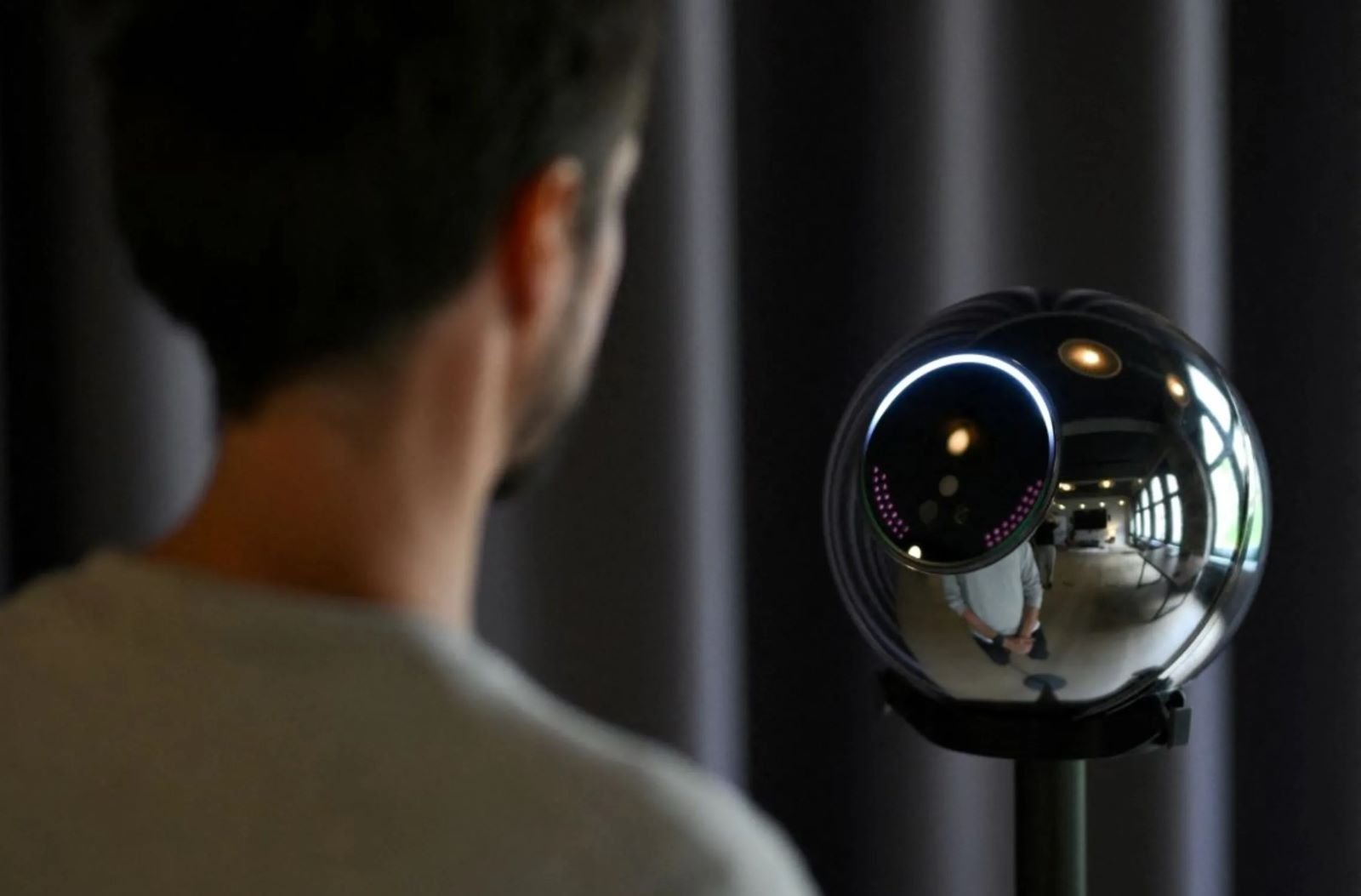 Read more about the article Worldcoin Will Bring Its Eye-Scanning Tech to London Soon