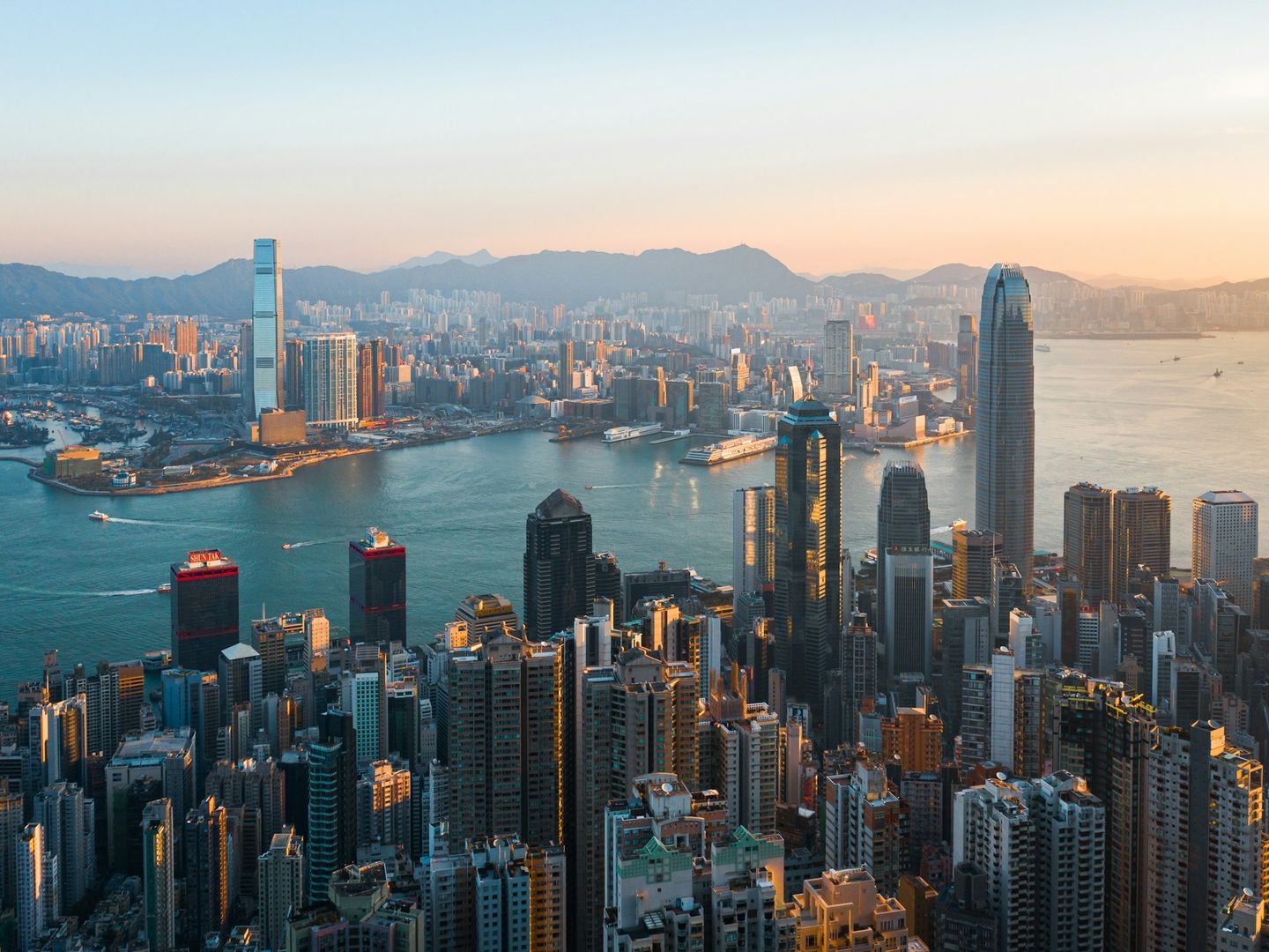 You are currently viewing Hong Kong Sets Out Plan to Regulate Crypto, Encourage Tokenization