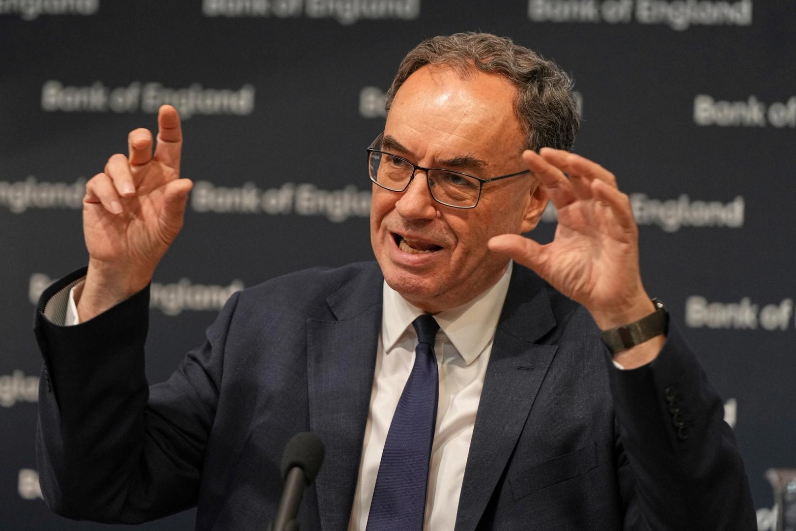 You are currently viewing BOE's Bailey Slams Bank Stablecoins, Clashes With Trump’s Crypto Wave: The Times