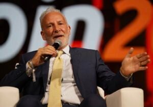 Read more about the article Legendary Economist Peter Schiff Says Sell Ethereum, Buy Bitcoin: Is He Right?