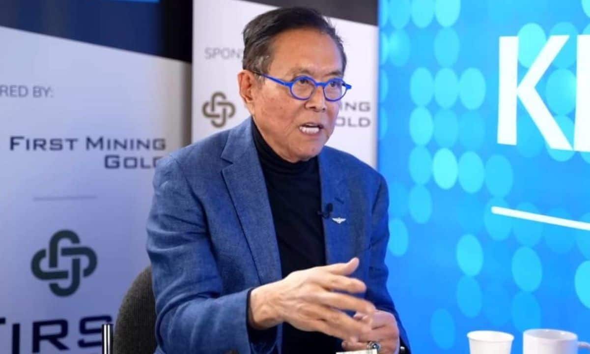 You are currently viewing Is Robert Kiyosaki a Sucker for Buying More Bitcoin?