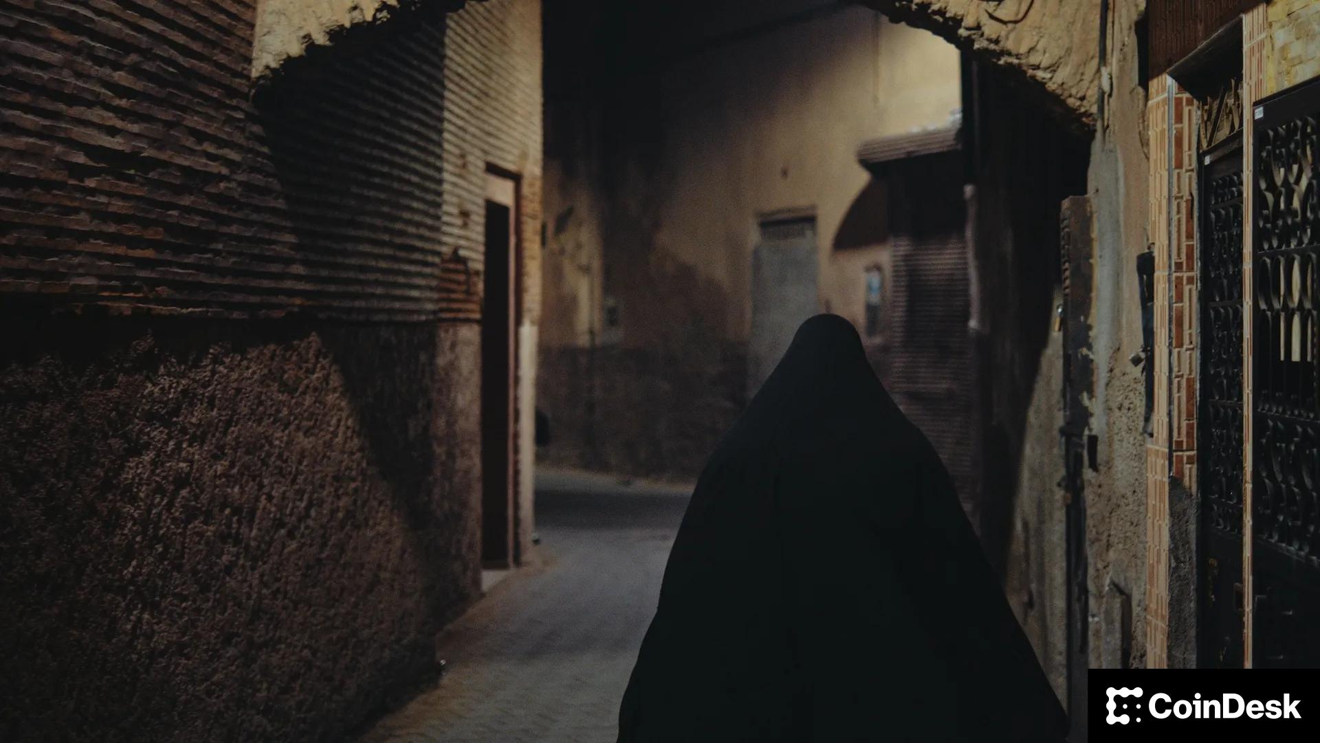 Read more about the article Bitcoin Traders Tilt Bullish as Short Squeeze Looms While Chinese Memecoins Crash