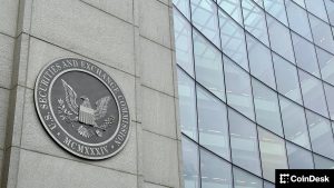 Read more about the article SEC's Bow to DoubleZero Carries Major Weight for Decentralized Infrastructure: Peirce