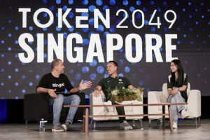 Read more about the article BingX e John Terry uniscono le forze per condividere il manuale della grandezza al TOKEN2049 di Singapore