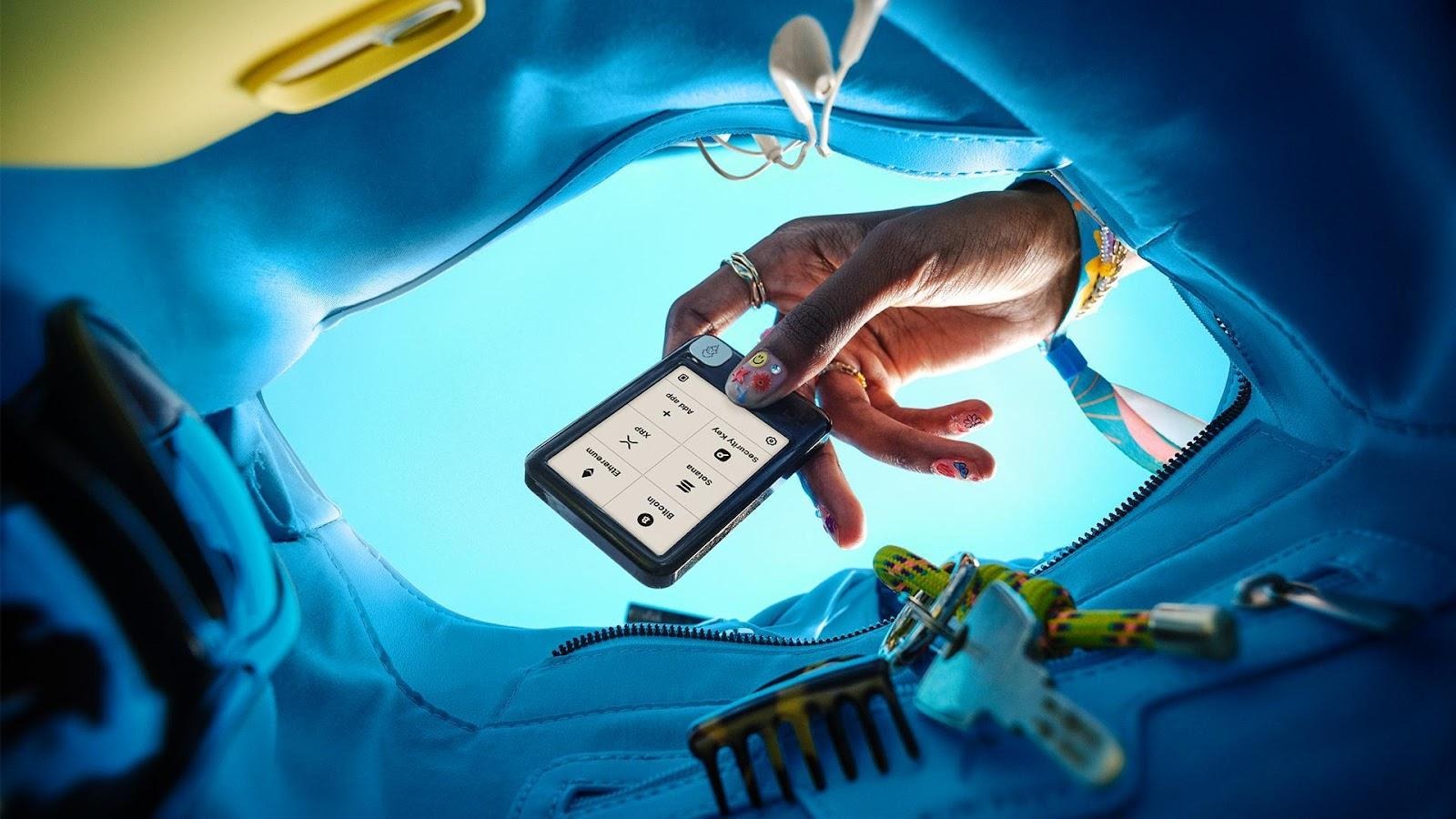 Read more about the article Ledger Nano Gen5 Debuts Affordable Hardware Security for AI-Driven Digital Identities